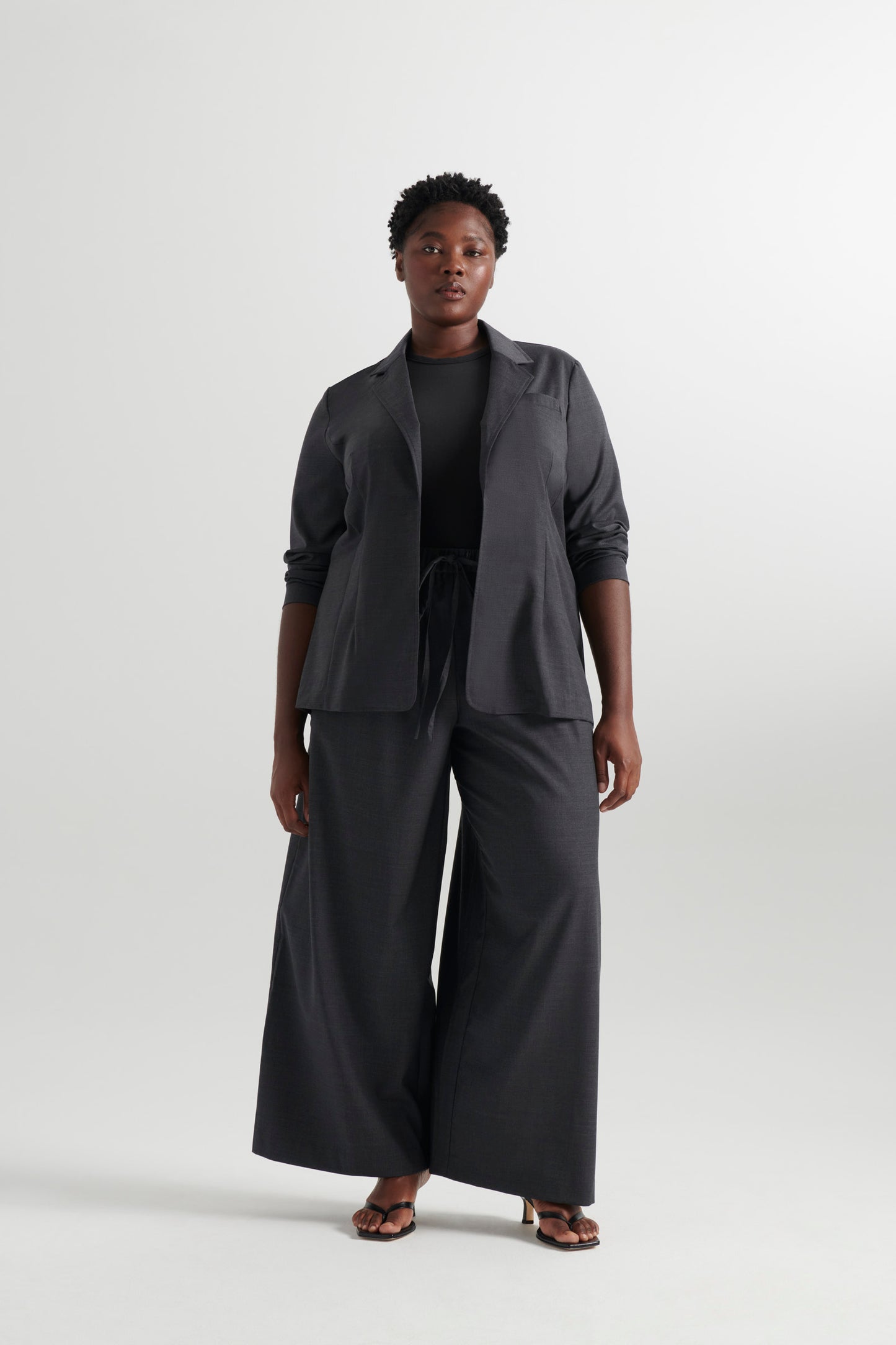 Charcoal | Wool Debi blazer | front