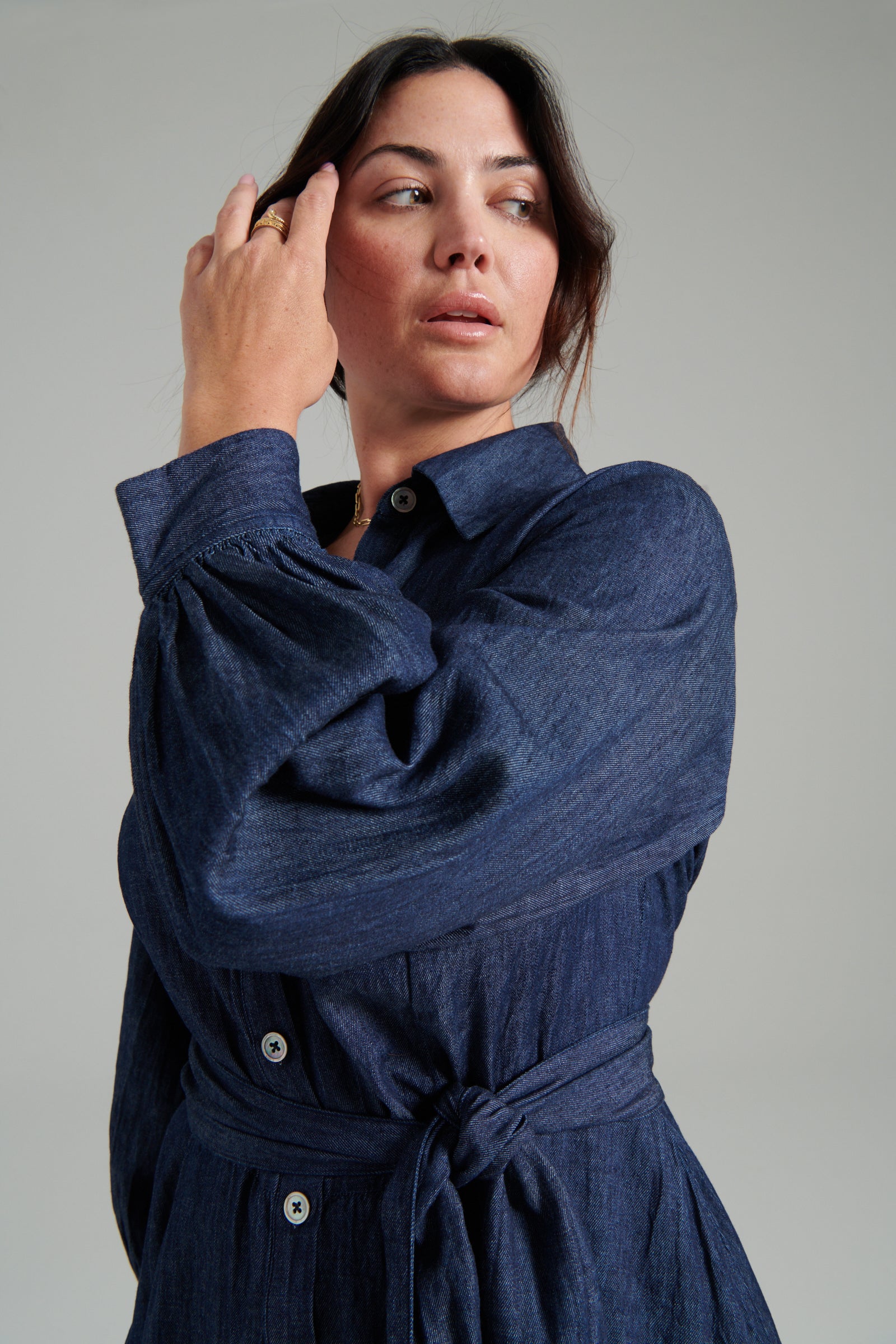 Medium Wash | Oli denim shirtdress | detail