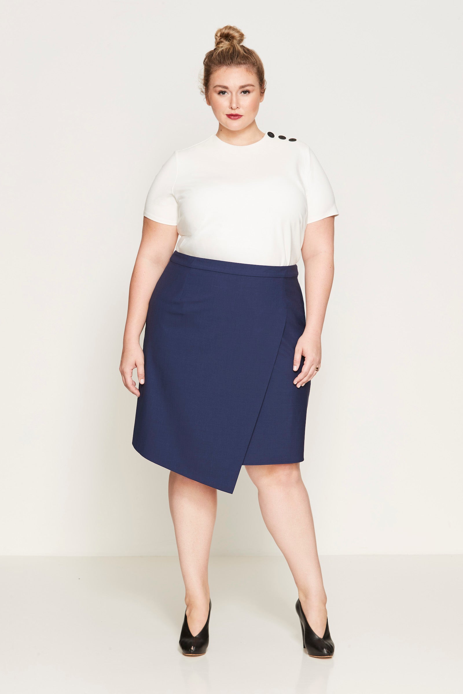 Navy | Orsa Skirt - Shape D - Front View | Model is a Pari Passu Fit D5